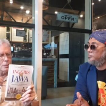 Prof. Peter Carey, Ph.D (Sejarawan) dan R. Dibyo Laksmono (Trah HB II)