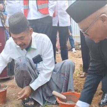 KH Ahmad Mahrussilah